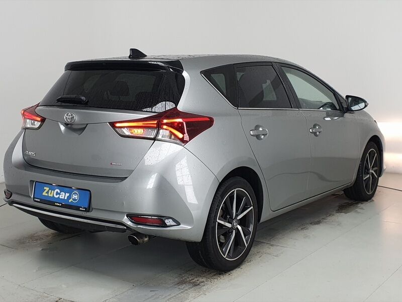 More views of Toyota Auris