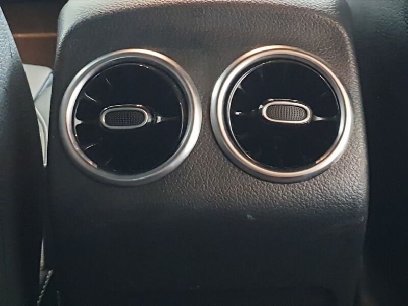 More views of Mercedes-Benz GLA