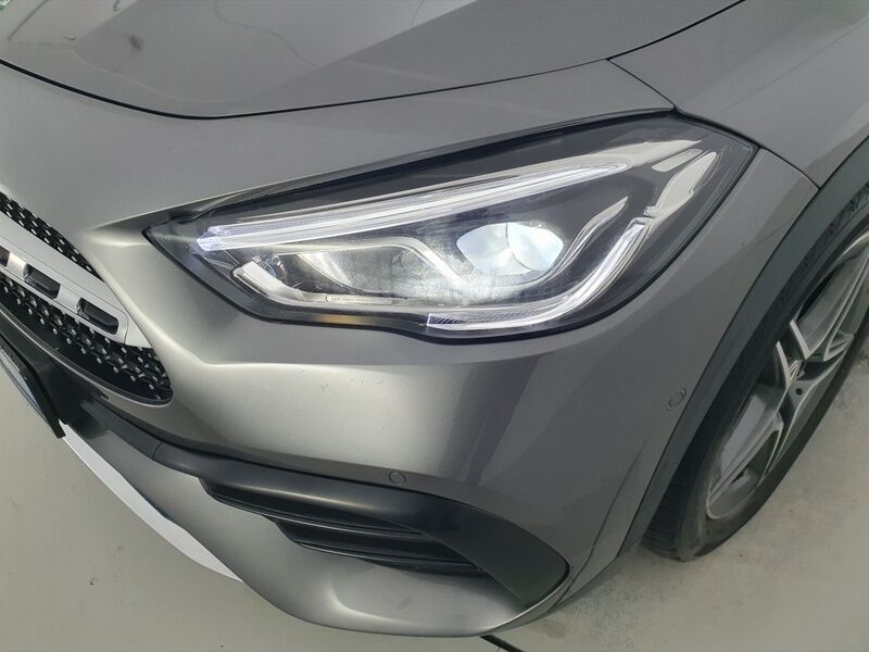 More views of Mercedes-Benz GLA