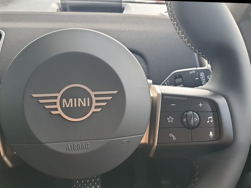 More views of Mini Countryman