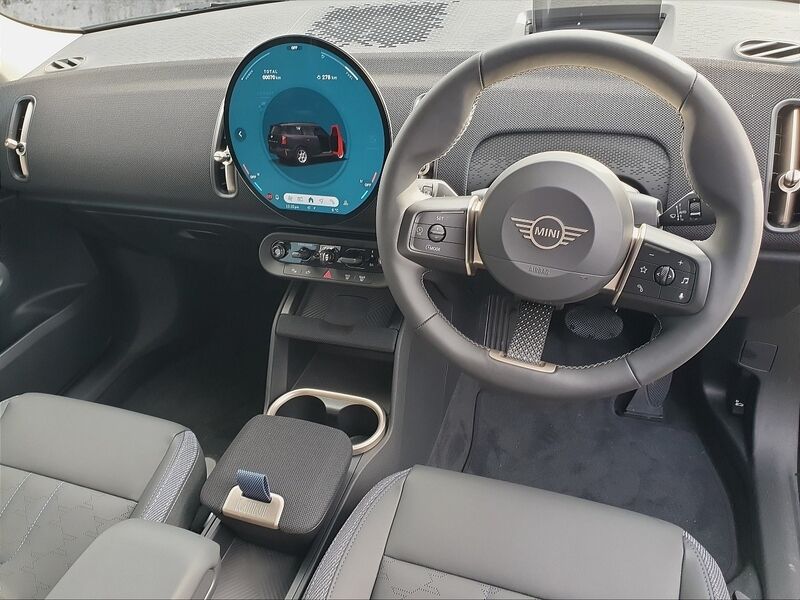 More views of Mini Countryman