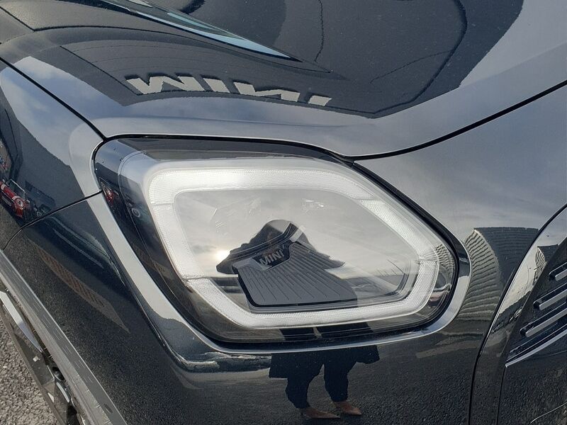 More views of Mini Countryman