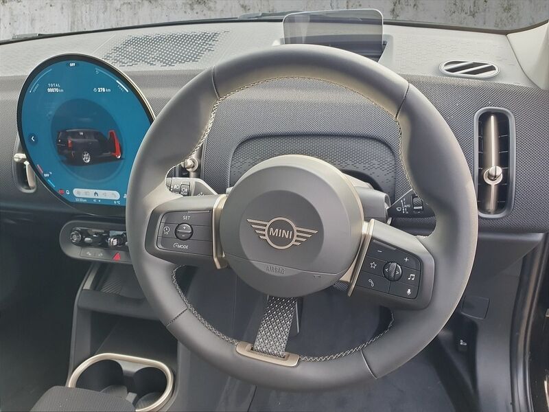 More views of Mini Countryman