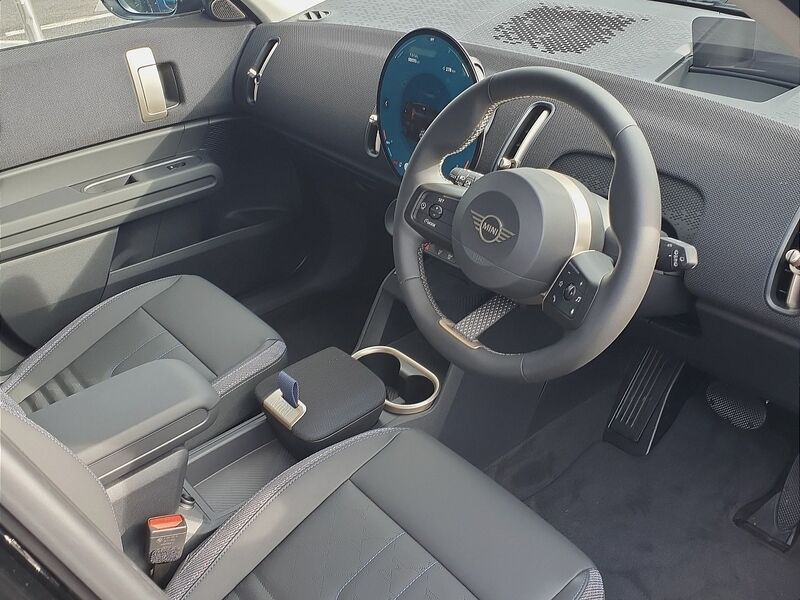 More views of Mini Countryman