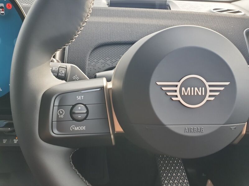 More views of Mini Countryman