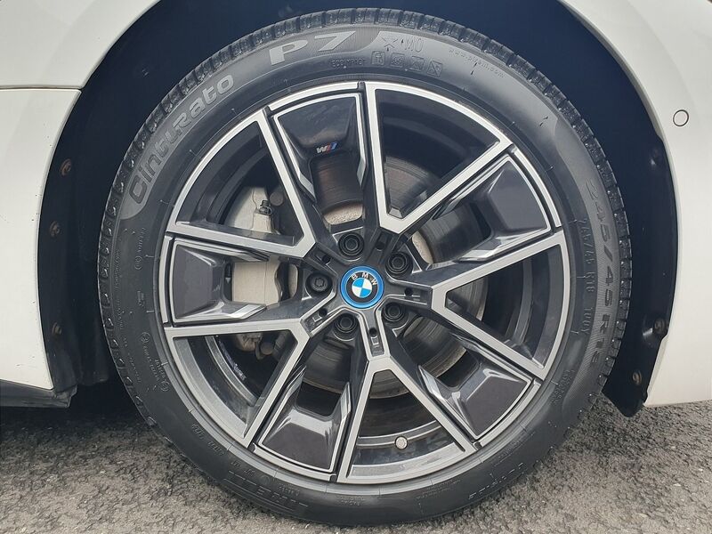 More views of BMW i4