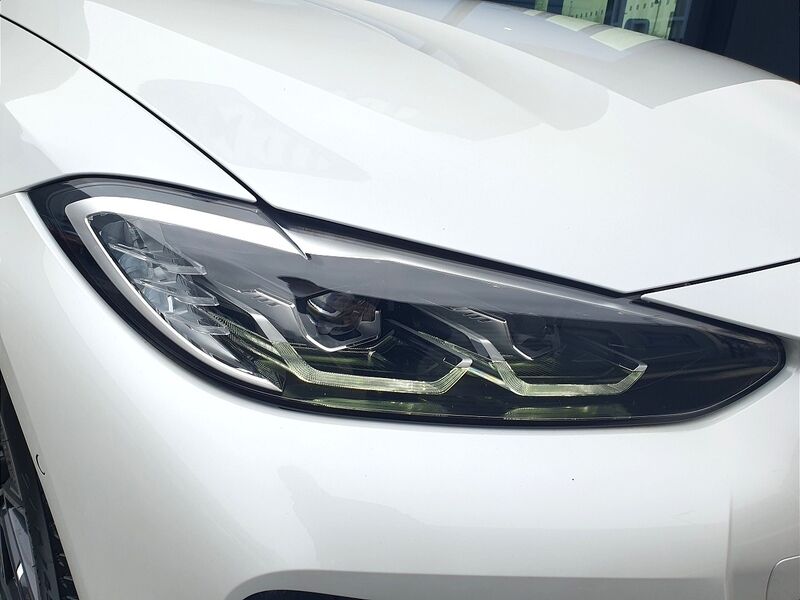 More views of BMW i4