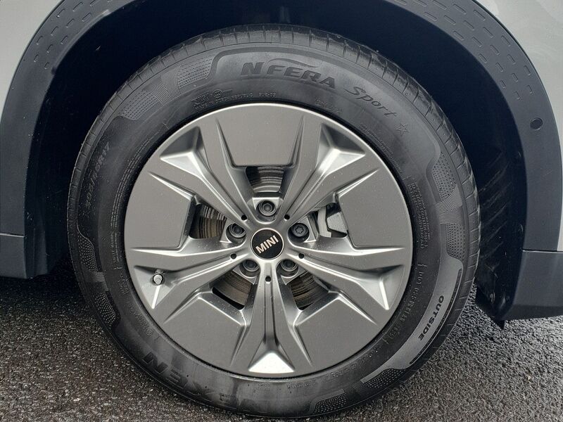 More views of Mini Countryman