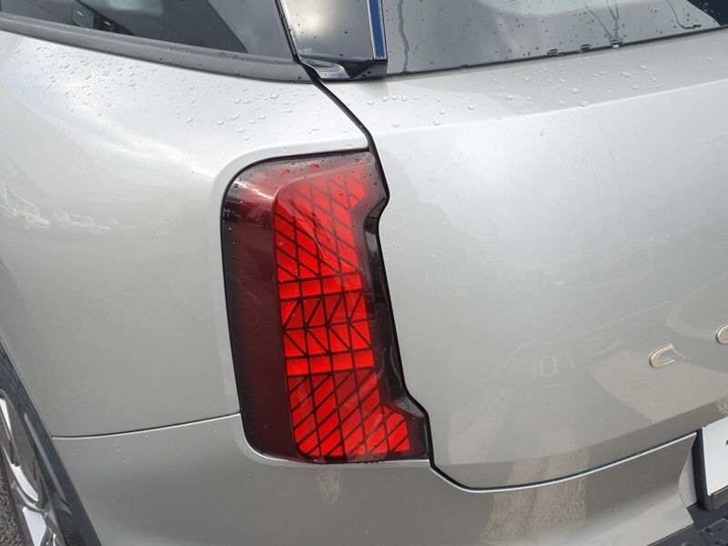 More views of Mini Countryman