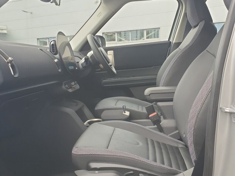 More views of Mini Countryman