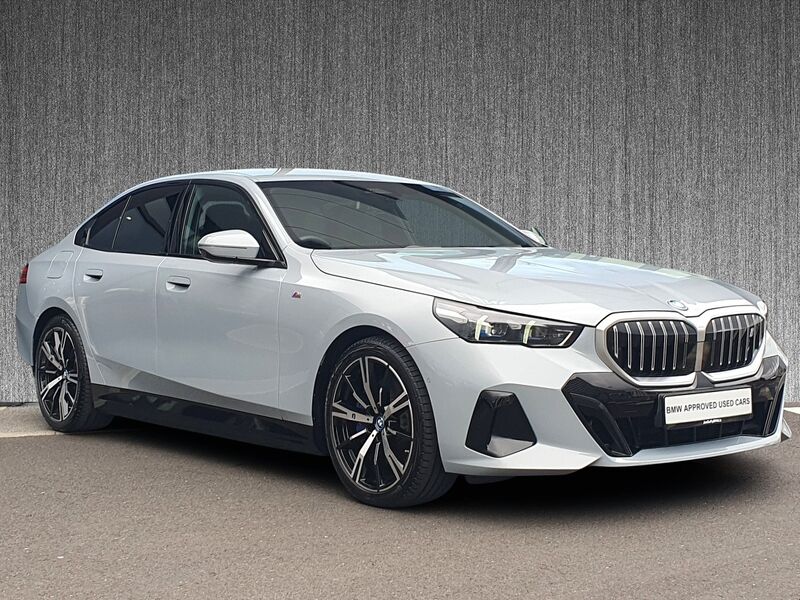 More views of BMW i5