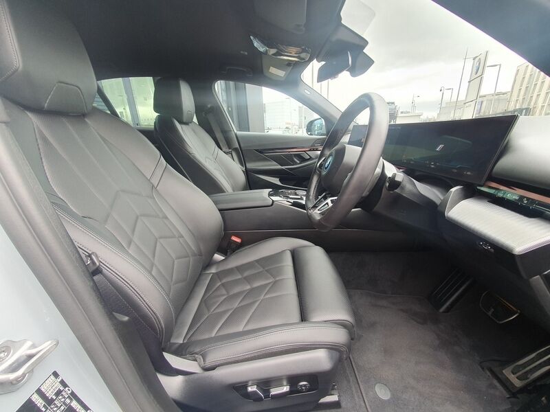 More views of BMW i5