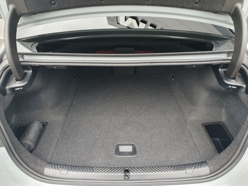 More views of BMW i5