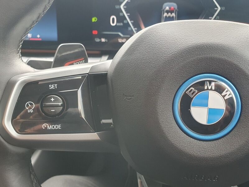 More views of BMW i5
