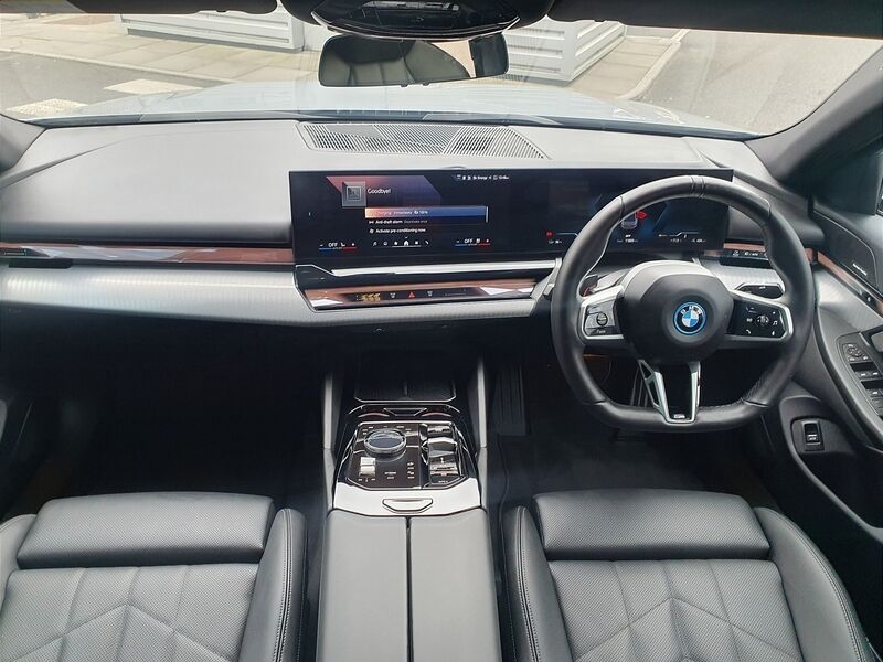 More views of BMW i5
