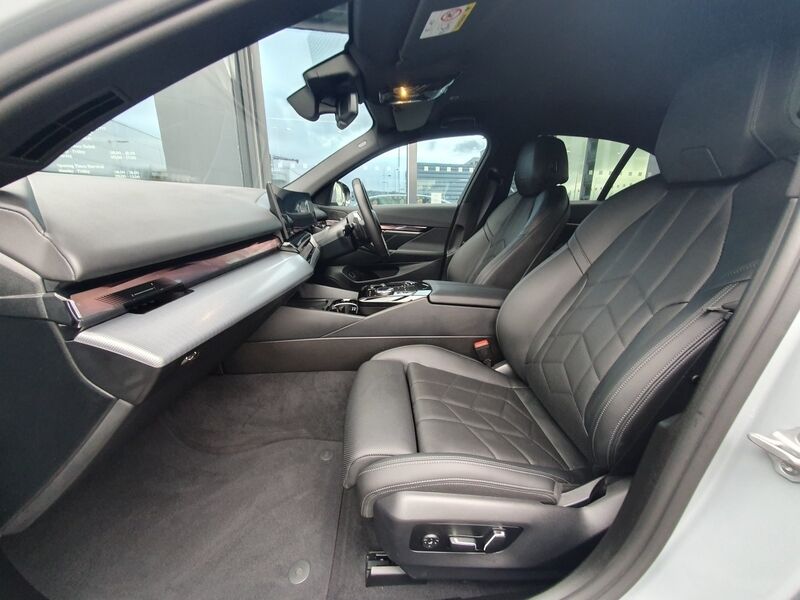 More views of BMW i5