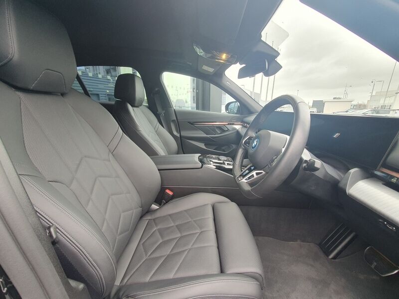 More views of BMW i5