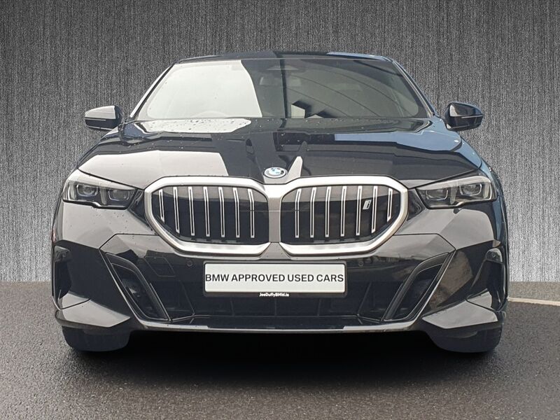 More views of BMW i5