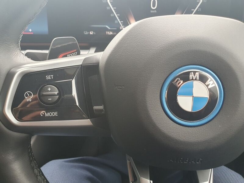 More views of BMW i5
