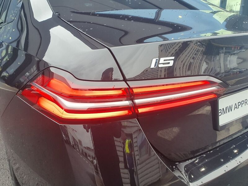 More views of BMW i5