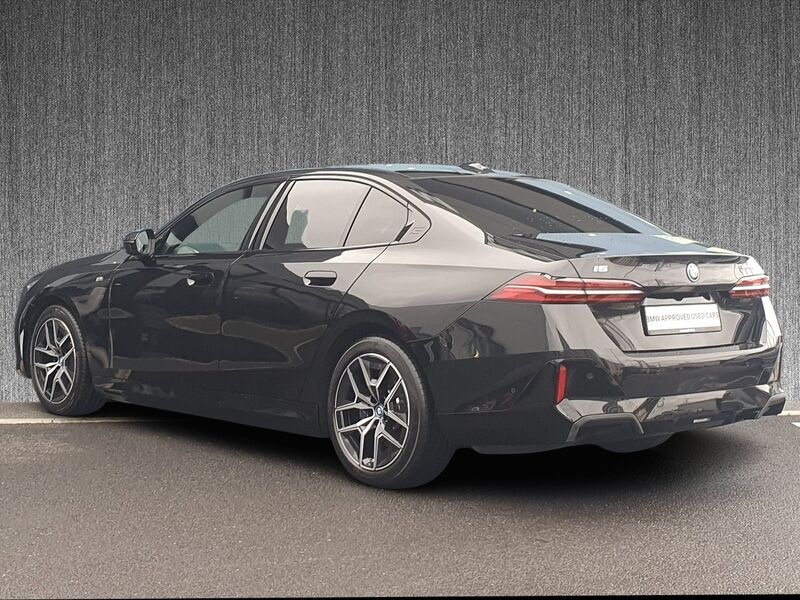 More views of BMW i5