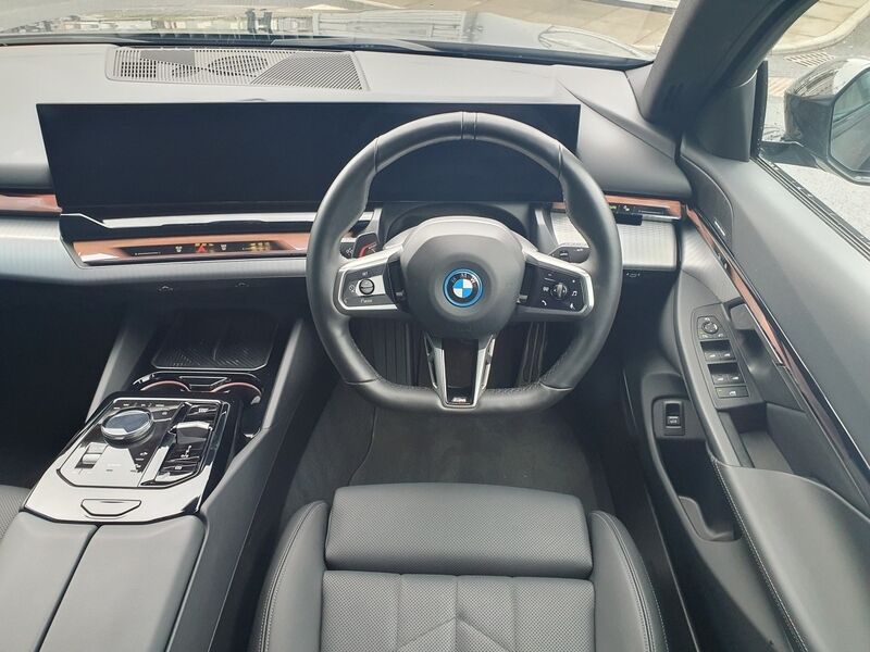 More views of BMW i5