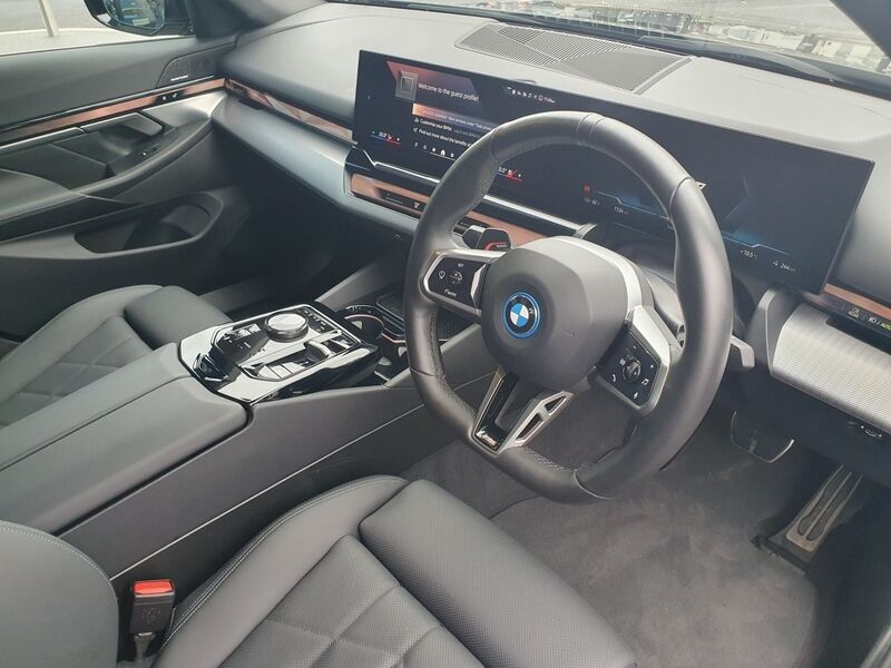 More views of BMW i5