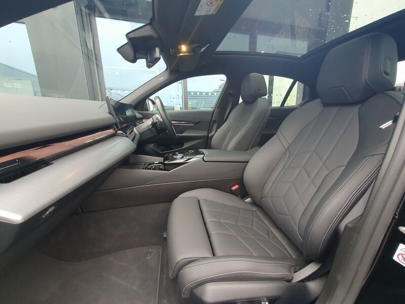 More views of BMW i5