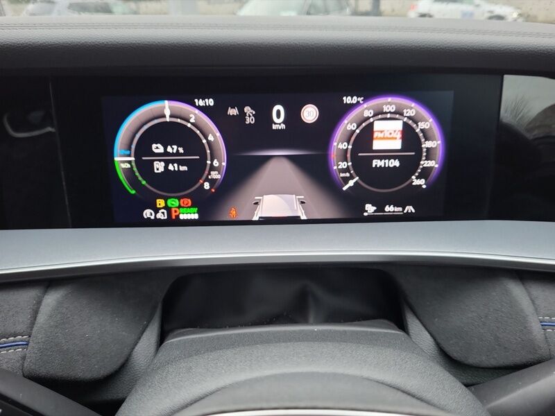 More views of Volkswagen Tayron