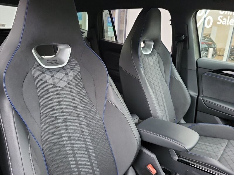 More views of Volkswagen Tayron