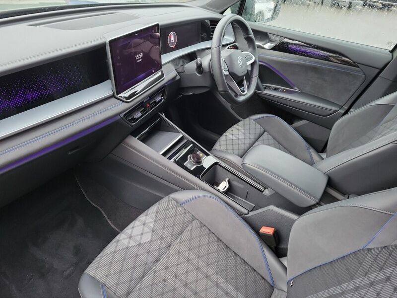 More views of Volkswagen Tayron