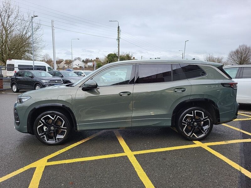 More views of Volkswagen Tayron