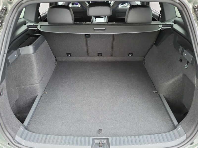 More views of Volkswagen Tayron