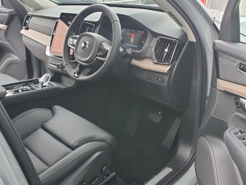 More views of Volvo XC90