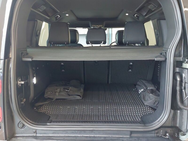 More views of Land Rover Defender