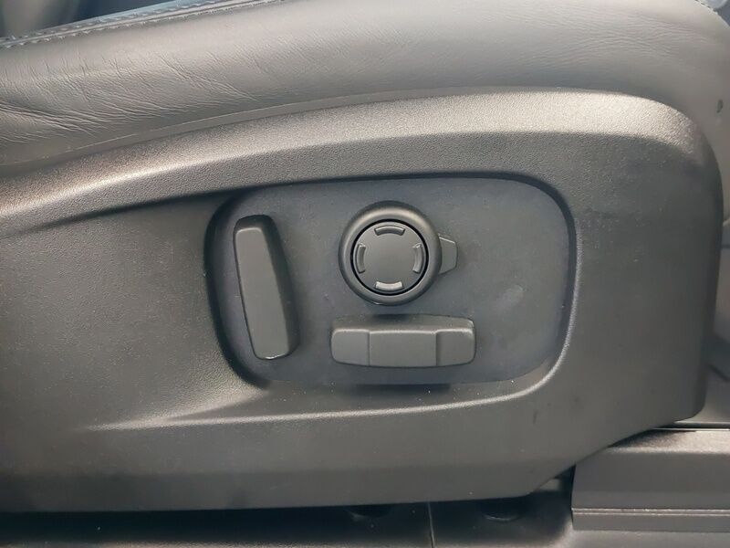 More views of Land Rover Defender