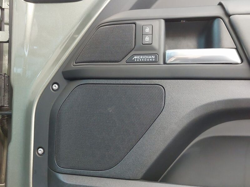 More views of Land Rover Defender