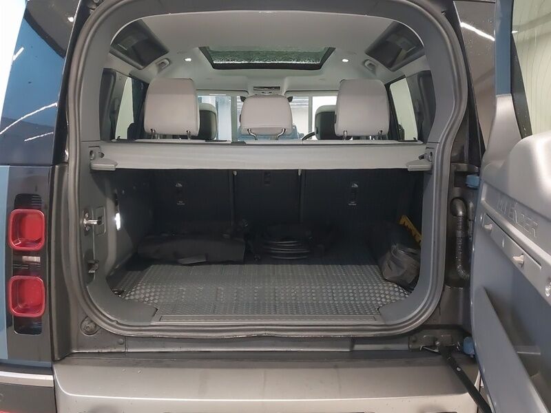 More views of Land Rover Defender