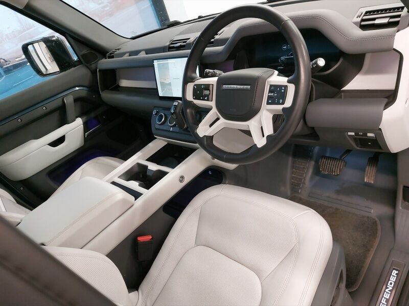 More views of Land Rover Defender