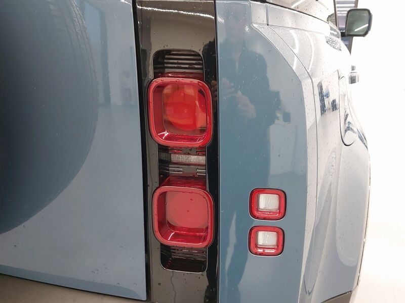 More views of Land Rover Defender