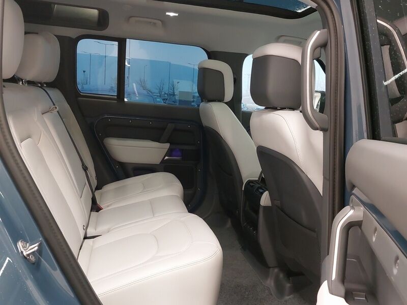 More views of Land Rover Defender