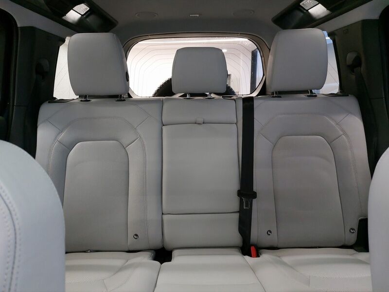 More views of Land Rover Defender