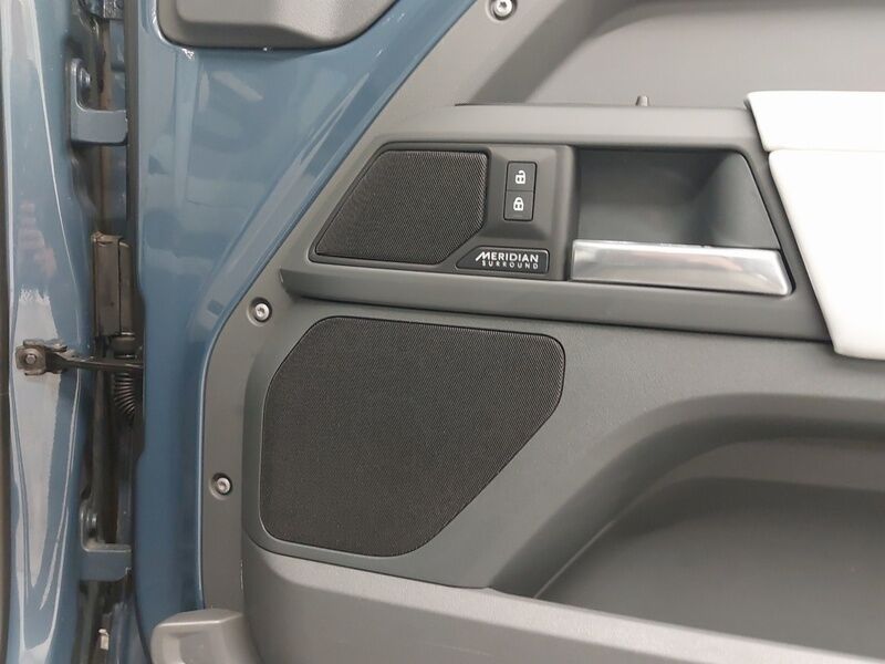 More views of Land Rover Defender