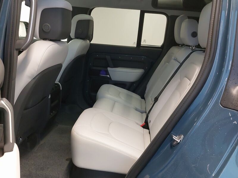 More views of Land Rover Defender