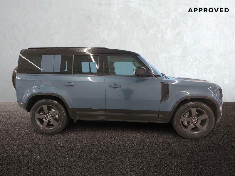 More views of Land Rover Defender