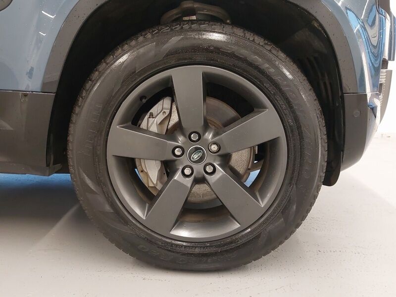 More views of Land Rover Defender