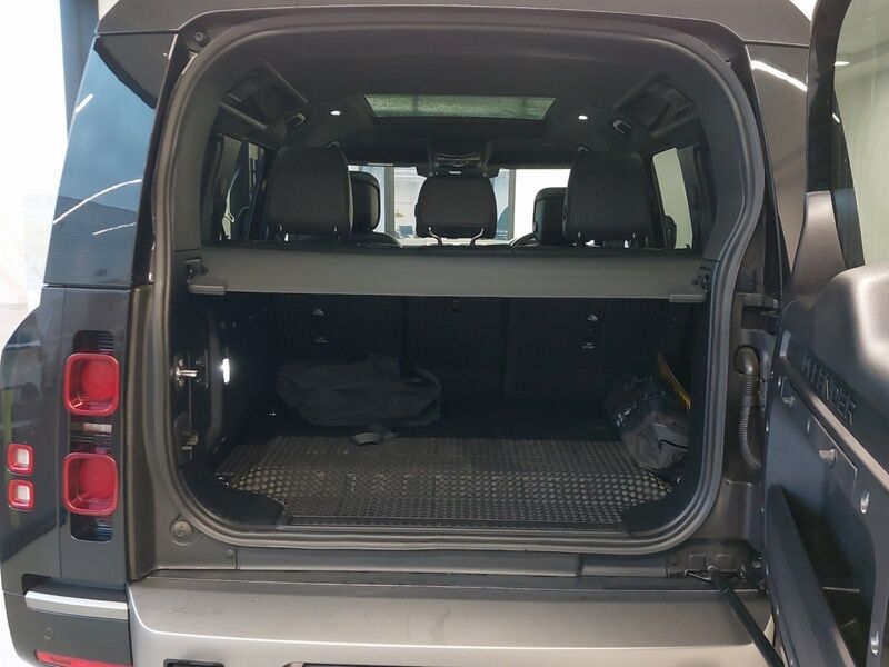 More views of Land Rover Defender