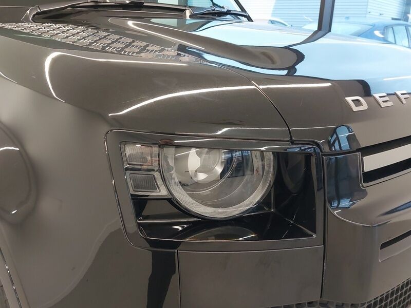 More views of Land Rover Defender