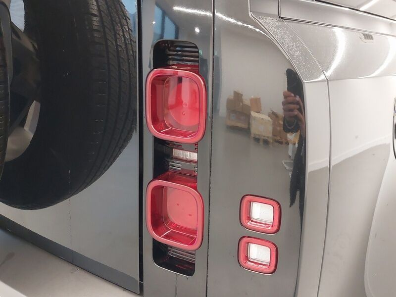 More views of Land Rover Defender