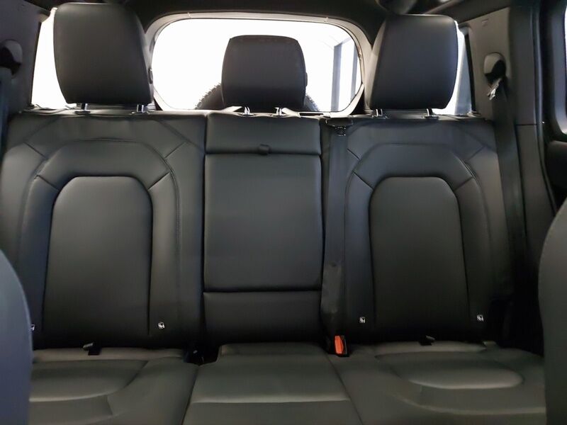 More views of Land Rover Defender